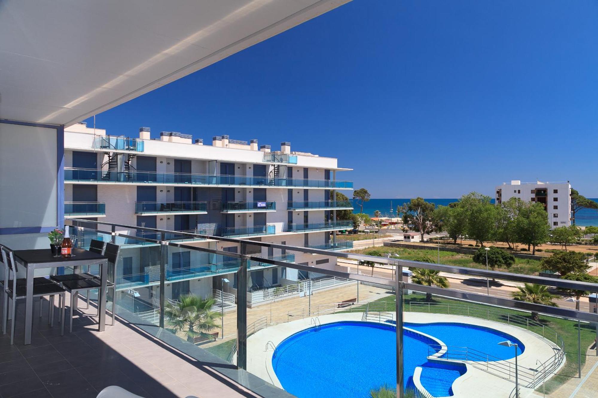 Uhc Mar Augusta Family Complex Apartment Кембрилс Екстериор снимка