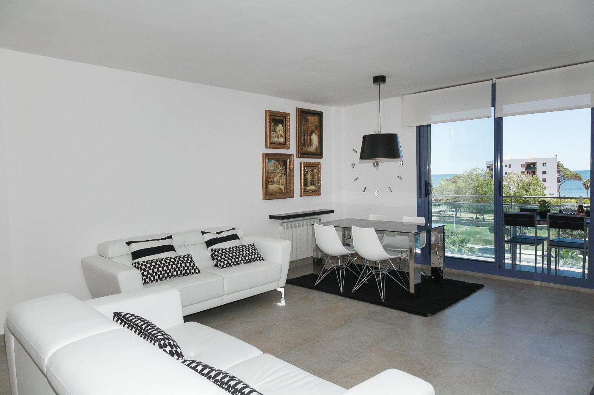 Uhc Mar Augusta Family Complex Apartment Кембрилс Екстериор снимка